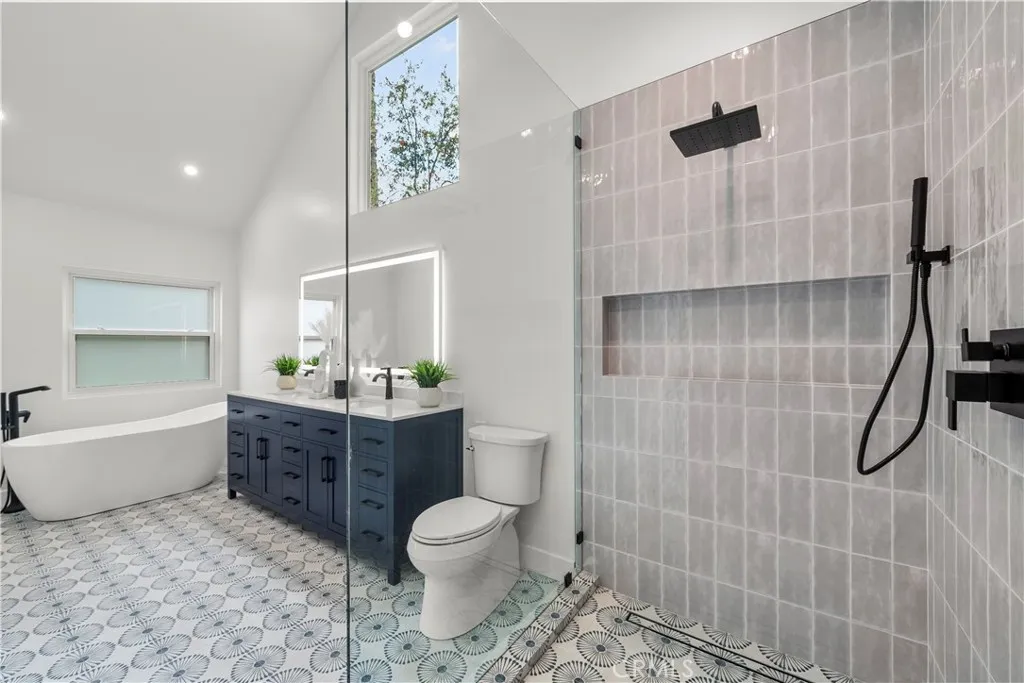 7307 Forbes Avenue, Lake Balboa, California 91406 home-pic-39